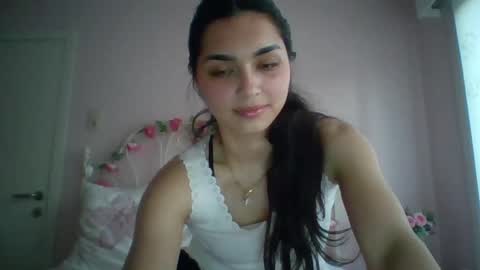 yourbella37 online show from May 27, 7:44 pm
