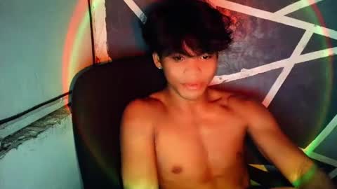 Snapshot of yourboycumrain chatting on June 25, 10:25 pm rainy online show from June 25, 10:25 pm