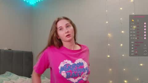 Snapshot of yourcreamyister chatting on March 12, 6:47 pm creamysister online show from March 12, 6:47 pm