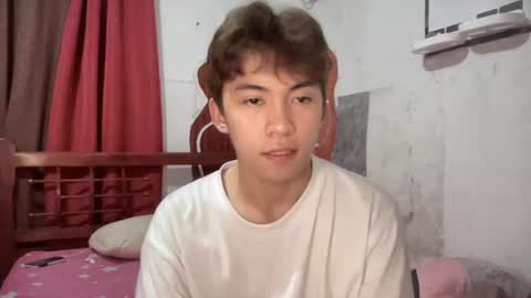 Snapshot of yourcummer_april chatting on June 24, 9:52 am April online show from June 24, 9:52 am