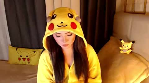 JEN  online show from April 19, 11:20 am