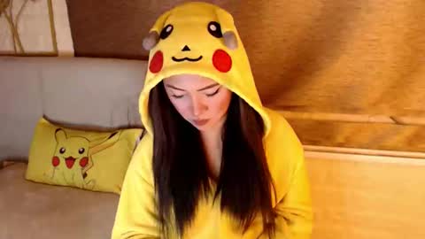 JEN  online show from April 24, 4:09 pm