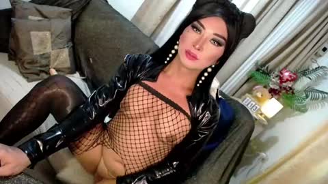 Snapshot of yourdream_rhea chatting on May 26, 5:47 am rhea online show from May 26, 5:47 am