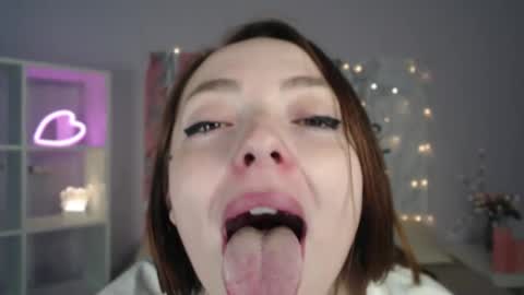 yourdreamcristal online show from February 24, 10:48 am