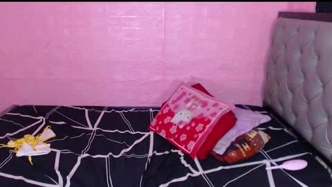 Snapshot of yourdreamisabell chatting on December 23, 2:45 am yourdreamisabell online show from December 23, 2:45 am