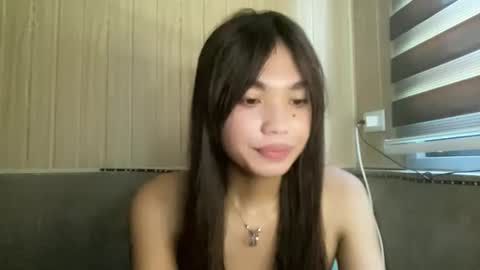 Snapshot of yourehot_sedny chatting on May 27, 3:03 am yourehot_sedny online show from May 27, 3:03 am