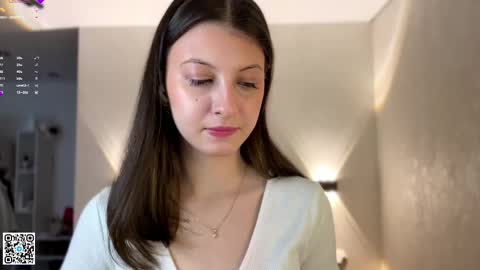 Emilia online show from April 18, 2:10 pm