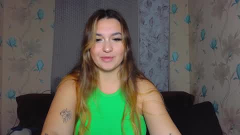 Snapshot of youremily_xx chatting on October 4, 7:56 pm Emily  online show from October 4, 7:56 pm
