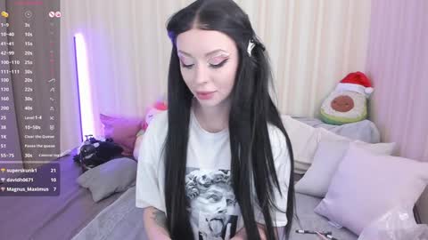 Snapshot of youreyesgazm chatting on January 12, 11:17 am Mary online show from January 12, 11:17 am