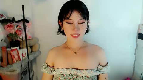 PrettyElla online show from December 1, 5:18 pm