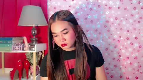 Snapshot of yourfavoratequinn chatting on October 4, 3:37 am Quinn online show from October 4, 3:37 am