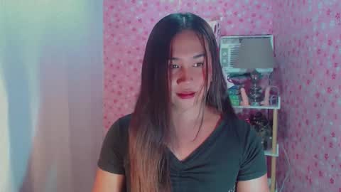 Snapshot of yourfavoratequinn chatting on December 1, 6:07 am Quinn online show from December 1, 6:07 am