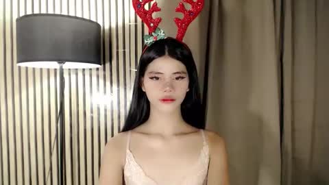 Vivian online show from December 19, 8:05 pm