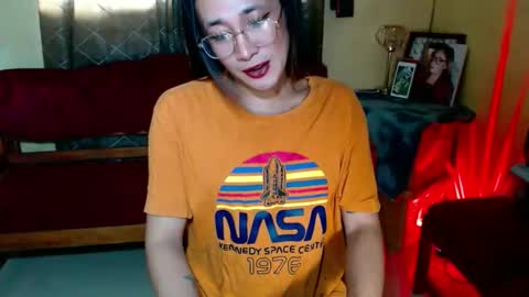 Snapshot of yourfavoratezoe chatting on December 4, 10:51 pm ZOE KHATE online show from December 4, 10:51 pm