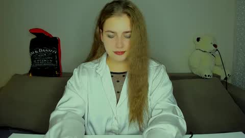 yourgem__ online show from September 9, 6:40 pm