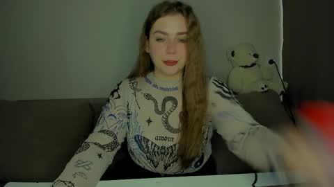 Snapshot of yourgem__ chatting on April 1, 2:45 am yourgem__ online show from April 1, 2:45 am