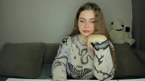 Snapshot of yourgem__ chatting on April 6, 4:46 am yourgem__ online show from April 6, 4:46 am