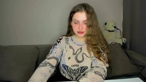 Snapshot of yourgem__ chatting on April 8, 1:00 pm yourgem__ online show from April 8, 1:00 pm
