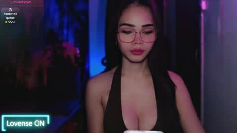 yourgoddesstamara_ online show from May 22, 11:10 pm