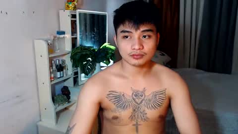Snapshot of yourhandsome_hunk chatting on June 2, 6:10 pm Paul online show from June 2, 6:10 pm