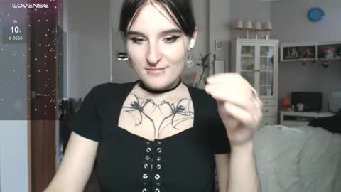 Snapshot of yourhanna_ chatting on September 13, 3:01 pm hanna online show from September 13, 3:01 pm