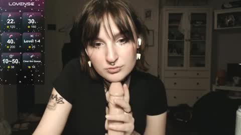 Snapshot of yourhanna_ chatting on December 20, 7:21 pm hanna online show from December 20, 7:21 pm