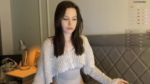 Snapshot of yourher0in chatting on December 29, 10:23 am Aida online show from December 29, 10:23 am