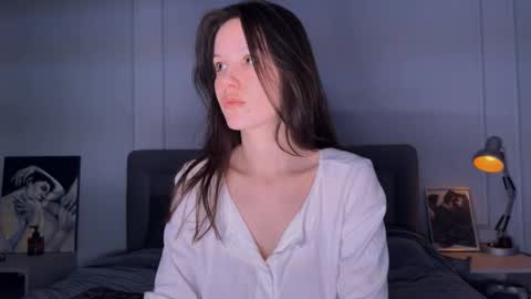 Snapshot of yourher0in chatting on February 27, 4:21 pm Aida online show from February 27, 4:21 pm