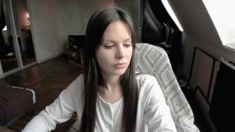 Snapshot of yourher0in chatting on September 21, 7:32 am Aida online show from September 21, 7:32 am