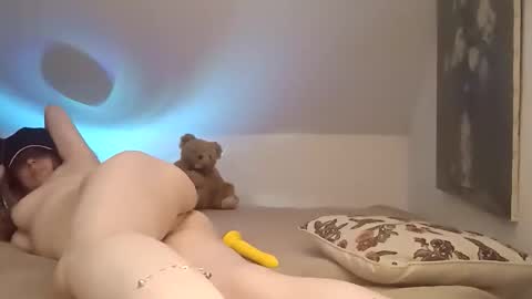 HollyHorne online show from September 30, 11:43 pm