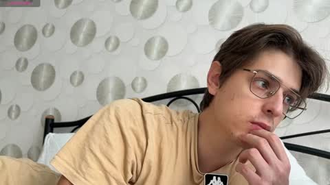 Chris online show from December 10, 11:00 am