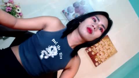 Snapshot of yourhottie_winxxx chatting on January 15, 11:51 pm Mauie  online show from January 15, 11:51 pm