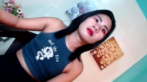 Snapshot of yourhottie_winxxx chatting on January 16, 5:53 am Mauie  online show from January 16, 5:53 am