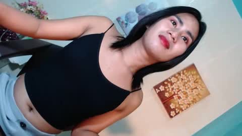 Snapshot of yourhottie_winxxx chatting on January 17, 8:34 am Mauie  online show from January 17, 8:34 am