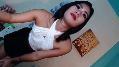Snapshot of yourhottie_winxxx chatting on January 18, 5:37 pm Mauie  online show from January 18, 5:37 pm