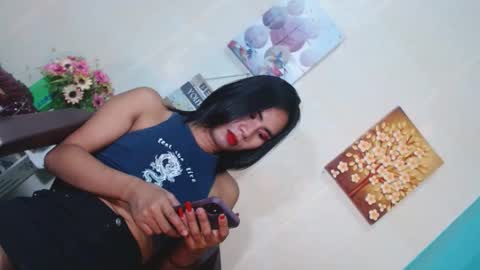 Snapshot of yourhottie_winxxx chatting on January 23, 5:31 pm Mauie  online show from January 23, 5:31 pm