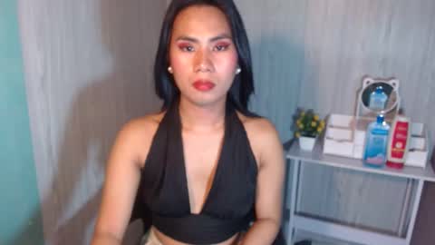 Snapshot of yourhottie_winxxx chatting on March 9, 12:00 am Mauie  online show from March 9, 12:00 am