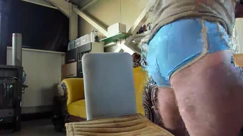 Jacky online show from April 17, 4:15 am