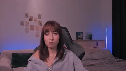 Jully online show from October 19, 6:30 pm