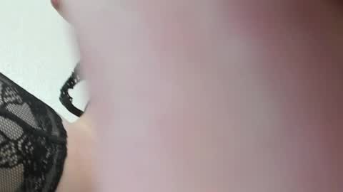 yourkriss_new1 online show from April 22, 12:50 pm