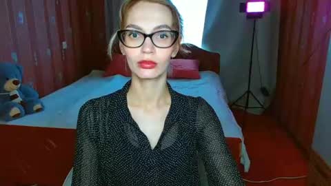 Snapshot of yourladysunshine chatting on June 12, 6:56 am Ksyusha online show from June 12, 6:56 am