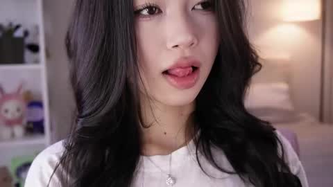 Snapshot of yourlittlesunrise_ chatting on May 3, 5:02 am yourlittlesunrise_ online show from May 3, 5:02 am
