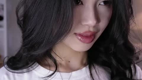 Snapshot of yourlittlesunrise_ chatting on May 7, 4:29 am yourlittlesunrise_ online show from May 7, 4:29 am