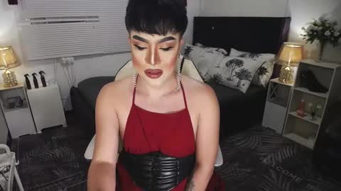 Snapshot of yourlivingonurdream chatting on January 8, 11:21 am -- online show from January 8, 11:21 am