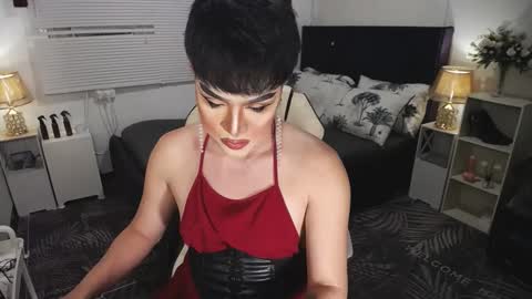 Snapshot of yourlivingonurdream chatting on January 8, 2:25 pm -- online show from January 8, 2:25 pm