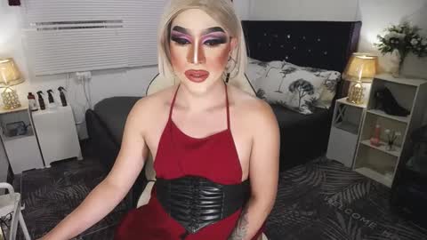 Snapshot of yourlivingonurdream chatting on January 11, 2:04 pm -- online show from January 11, 2:04 pm