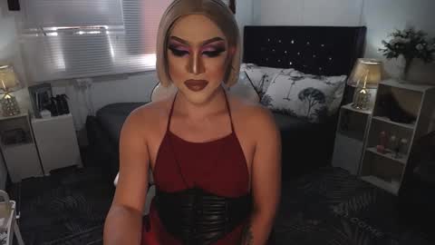 Snapshot of yourlivingonurdream chatting on January 21, 1:18 am -- online show from January 21, 1:18 am