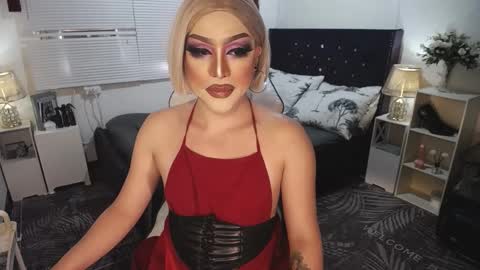 Snapshot of yourlivingonurdream chatting on January 21, 8:30 am -- online show from January 21, 8:30 am