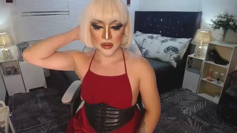 Snapshot of yourlivingonurdream chatting on January 28, 1:16 pm -- online show from January 28, 1:16 pm