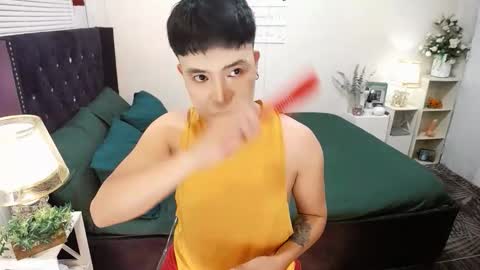 Snapshot of yourlivingonurdream chatting on October 2, 2:29 am -- online show from October 2, 2:29 am